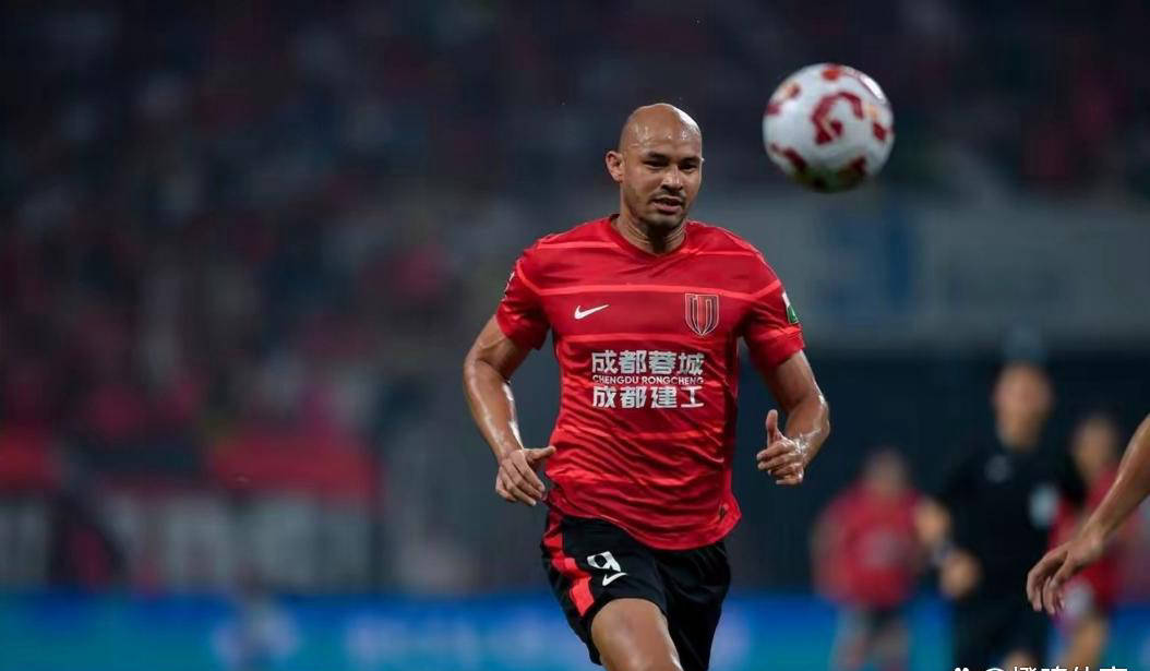 清晨皇家社会备战葡超，完成体检细节曝光，话题不断，临场指挥获称赞的简单介绍