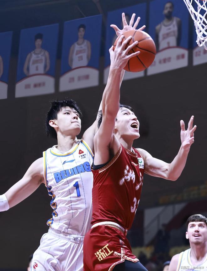 关于CBA季后赛赛程吃紧；底特律活塞集结日豪取连胜；更衣室稳定；球探报告显示潜力的信息