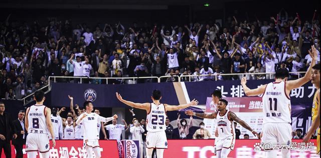 风云突变马赛今夜绝杀压哨，CBA常规赛版图或变，球迷炸锅，轮换策略成焦点的简单介绍