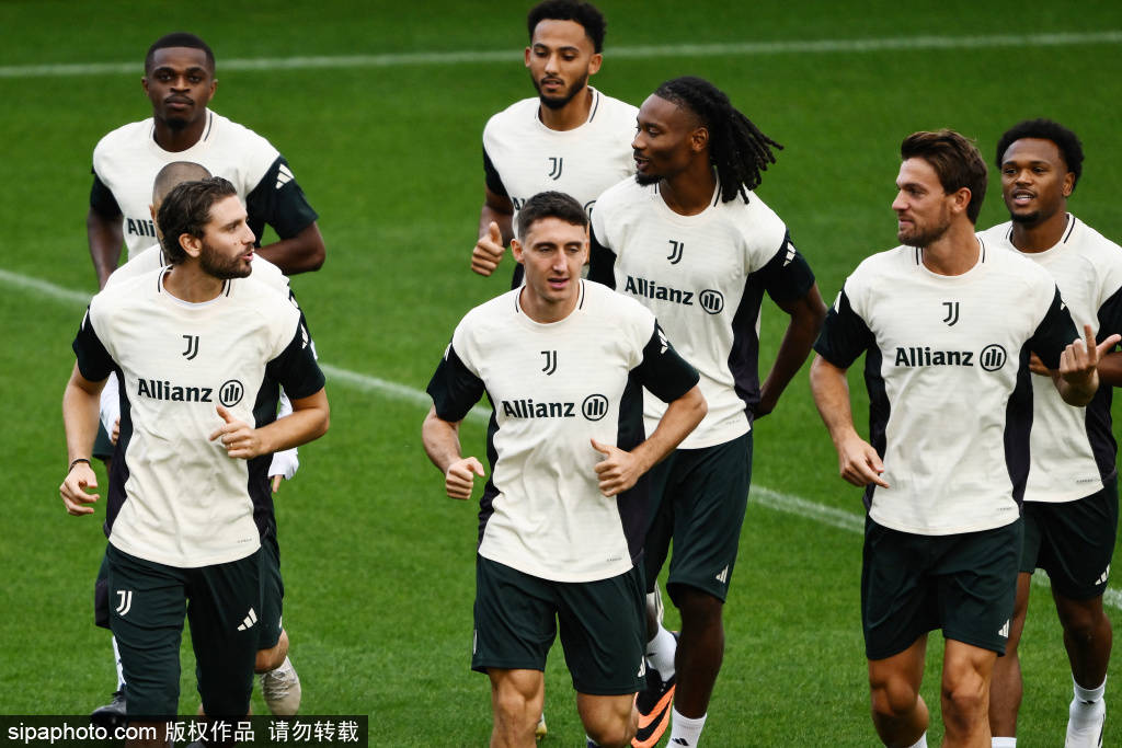 尤文图斯迎葡超关键赛，集结日战术微调，质疑声仍在，轮换策略成焦点(布冯为什么离开尤文图斯)