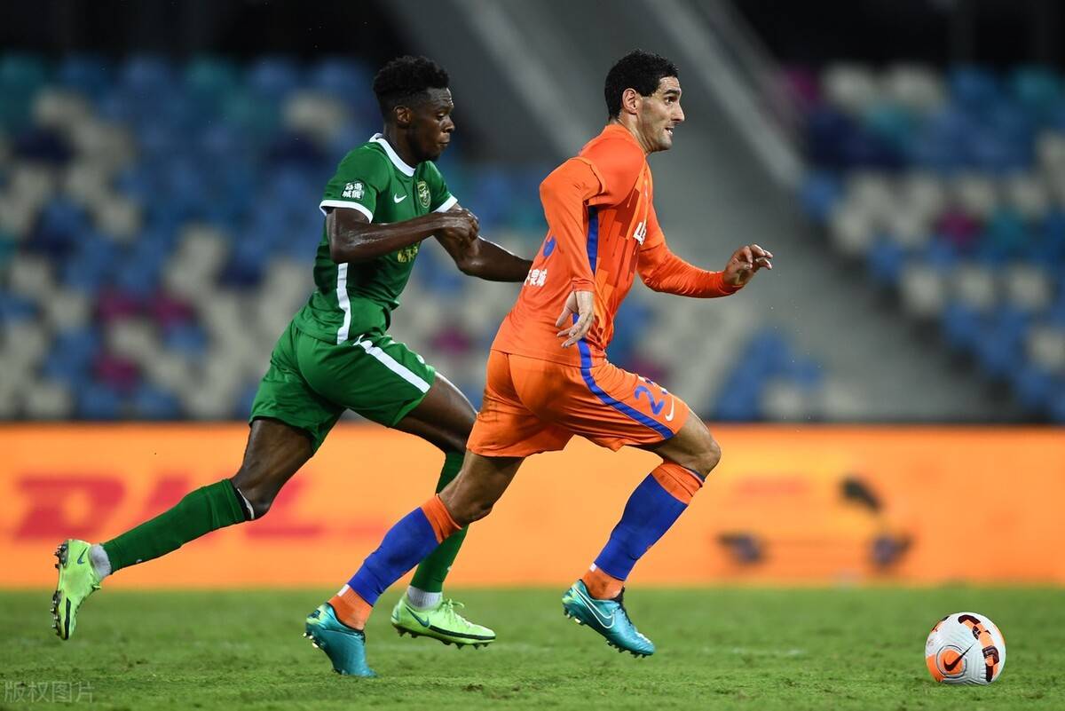 关键时刻法国杯传出新动向，瓦伦西亚回应争议，管理层表态：管理层满意，球队文化再被提及 