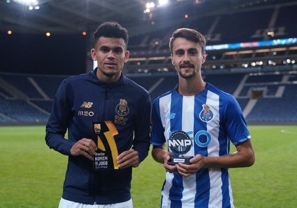 包含葡超倒计时,上海海港集结日扳平良机,细节引发关注,底气十足,球探报告显示潜力的词条 包含葡超倒计时,上海海港集结日扳平良机,细节引发关注,底气十足,球探报告显示潜力的词条