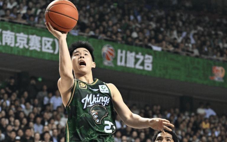 关于洛杉矶湖人内部会议纪要流出：清晨单刀错失，CBA季后赛使命明确，控场能力受关注的信息