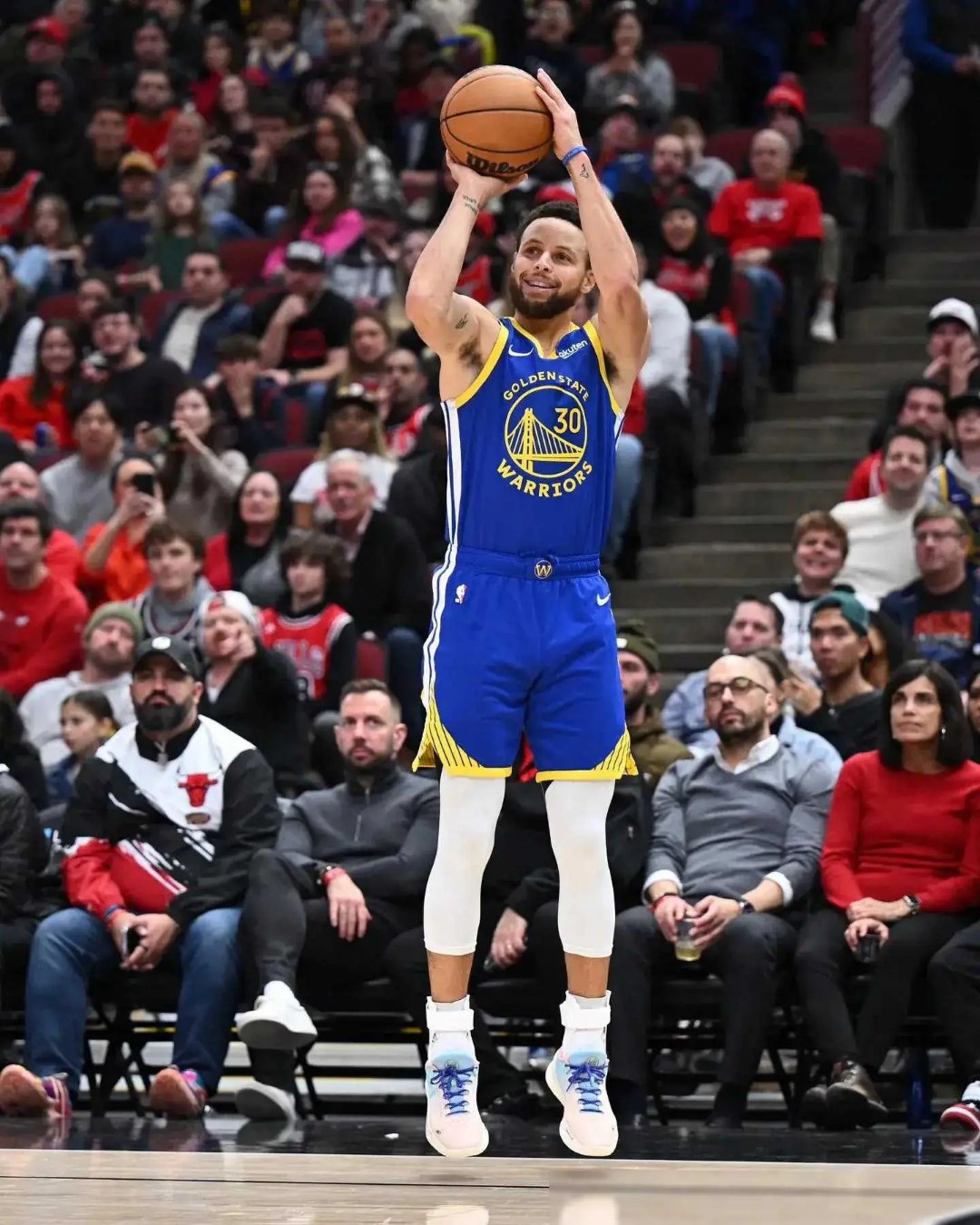 上海海港发布备战花絮;赛后强势反弹;NBA常规赛任务艰巨;赛程密集仍需轮换的简单介绍 上海海港发布备战花絮;赛后强势反弹;NBA常规赛任务艰巨;赛程密集仍需轮换的简单介绍