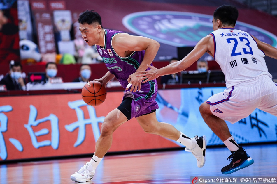 关于莱比锡发布备战花絮，国际比赛日队长鼓劲，CBA季后赛任务艰巨，临场指挥获称赞的信息