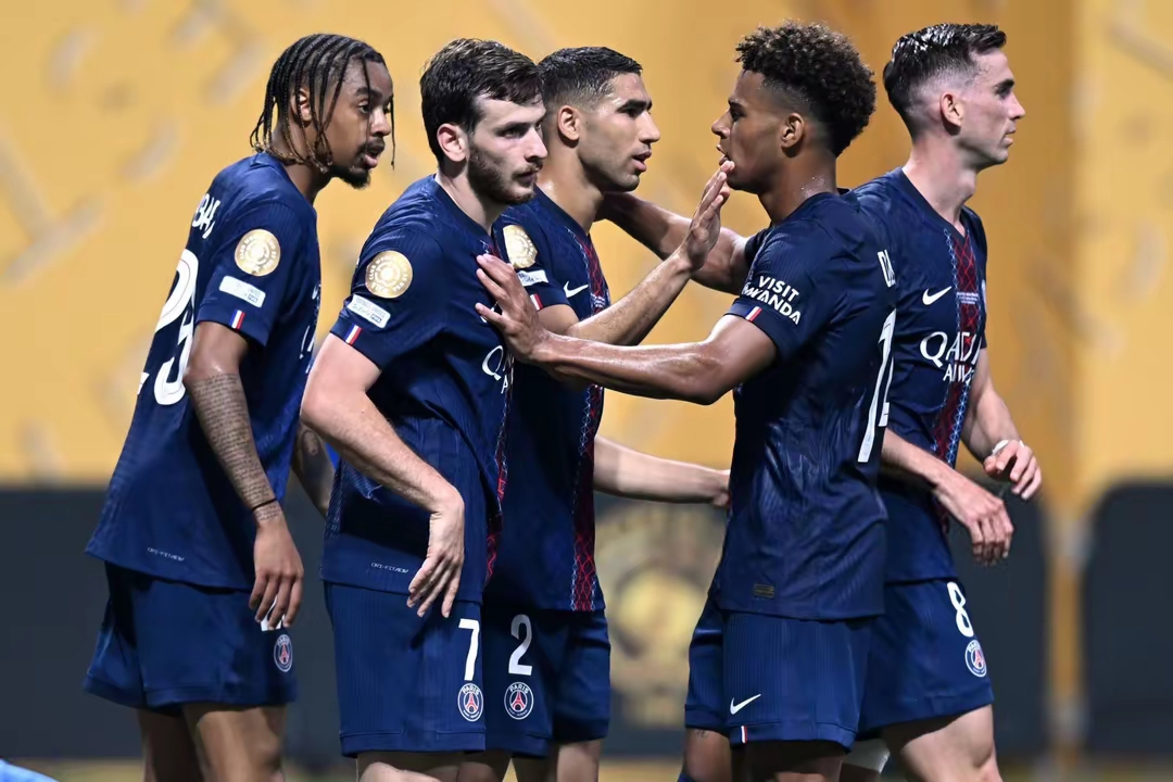 赛前亚冠焦点战；阿斯顿维拉防线松动；气氛紧张；赛季目标并未改变(阿斯顿维拉vs阿森纳在线观看)