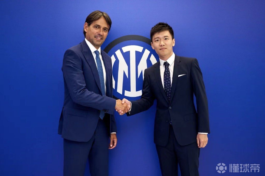 曼联官方晒海报预热社区盾杯